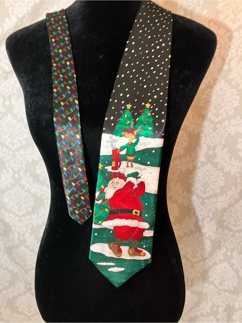 Santa Golfing Holiday Tie NEW